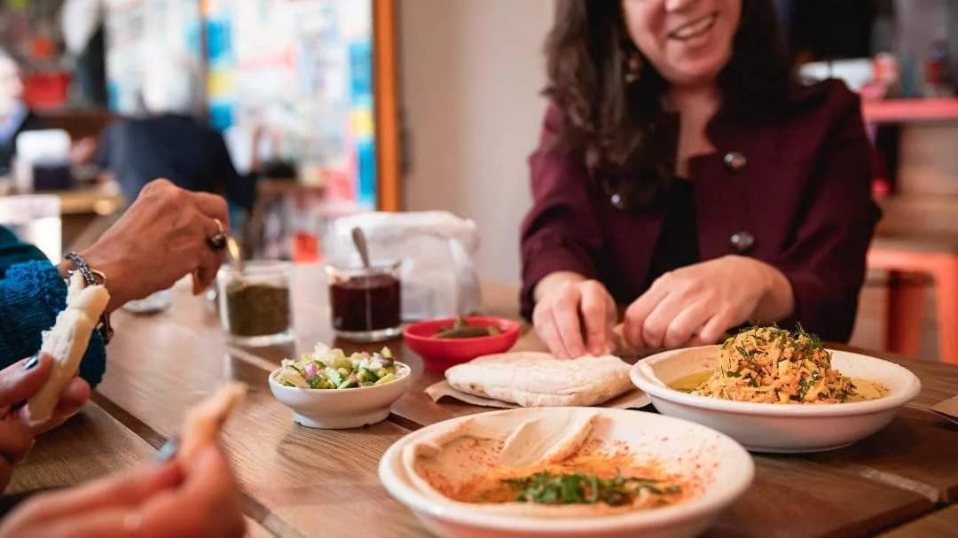 🍴 Philadelphia Food Tour – Local Flavors & Hidden Gems
