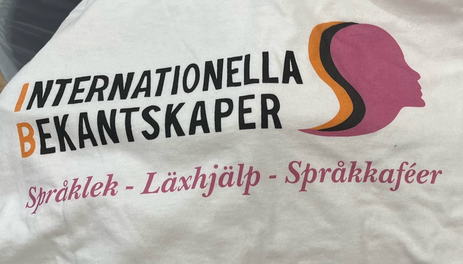 Tre sommarspråkkaféer per vecka i juni, juli och augusti!