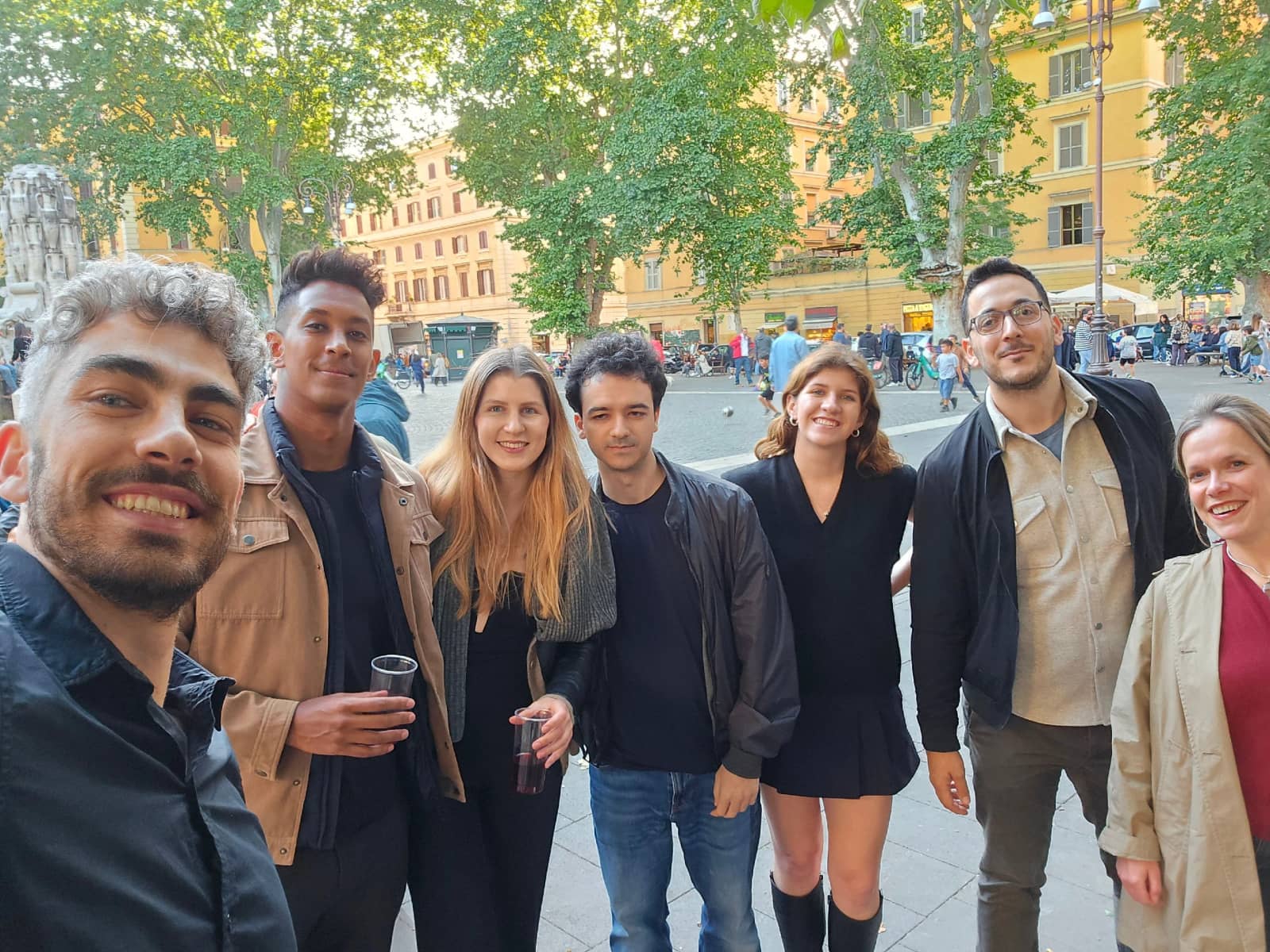 Testaccio Square 25-39 year old hangout: Bring your own Booze/Food!
