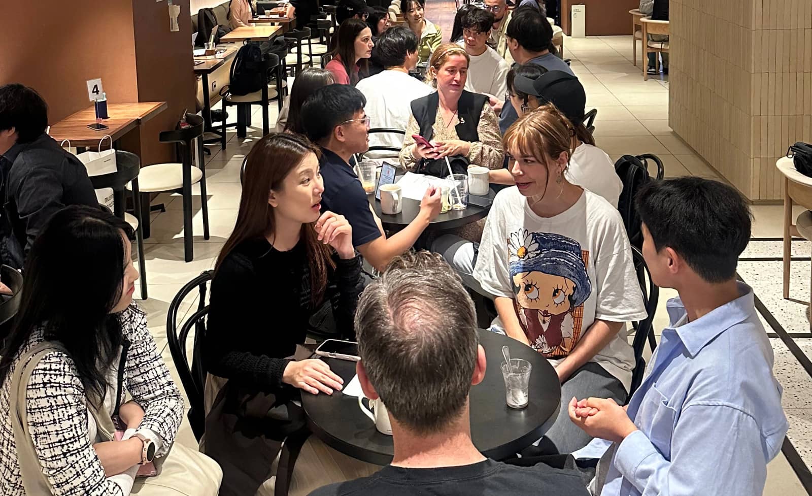Gangnam KR&EN Language Exchange - Gangnam Cosmopolitan Lounge 한영 언어교환