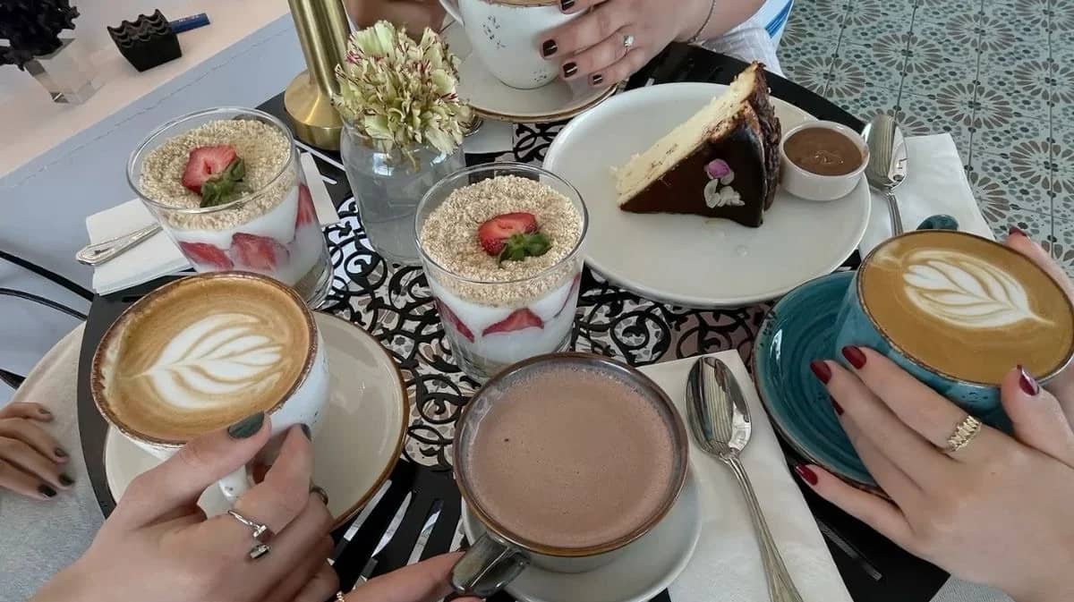 ✨ Glow Girl Coffee Circle 🥐