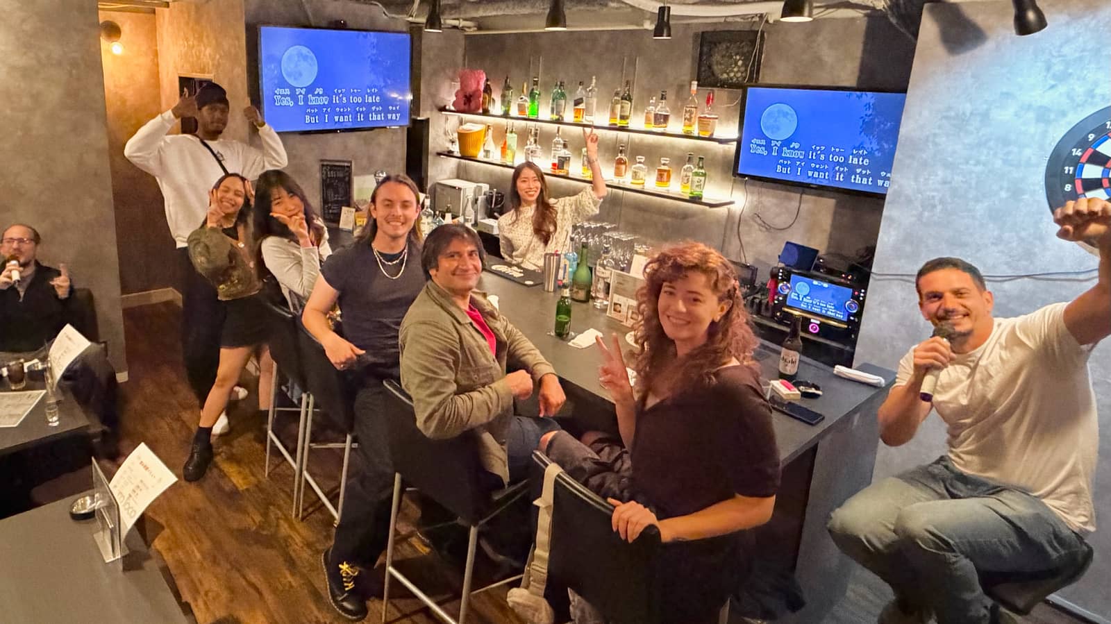 🎤 Osaka International Meetup Night
🍻 Meet Locals, Karaoke & New Friends