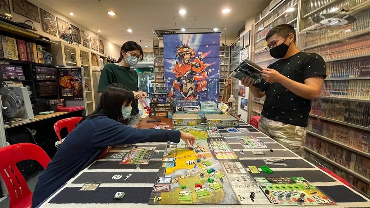 Party of Fives: Boardgames Beyond on Sundays