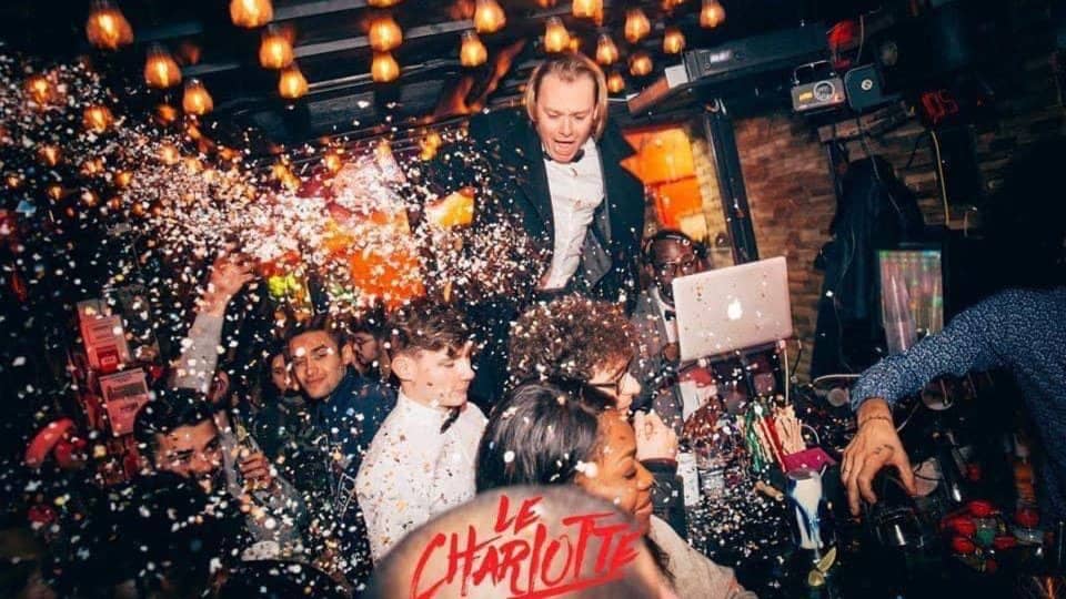 🪩 Sunday Social – Cocktails & New Friends