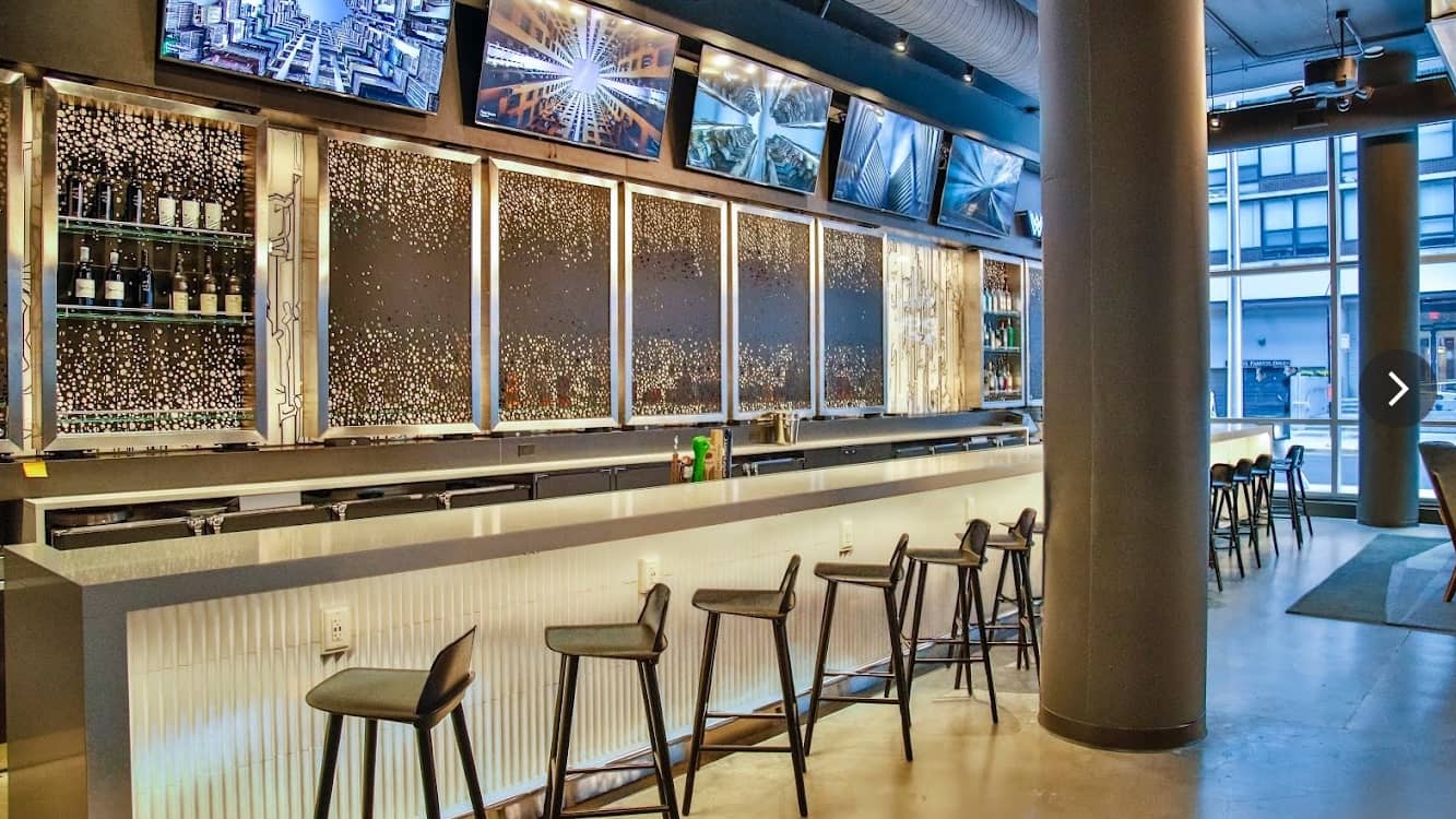 Friday Night Social Mixer in Streeterville!