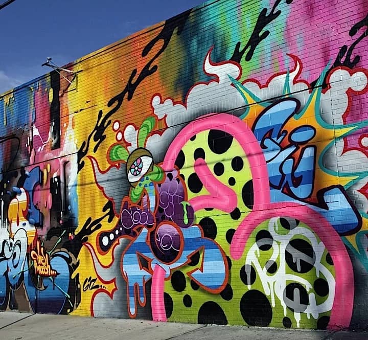 BUSHWICK STREET ART, GALLERY AND BREWERY URBAN HIKE