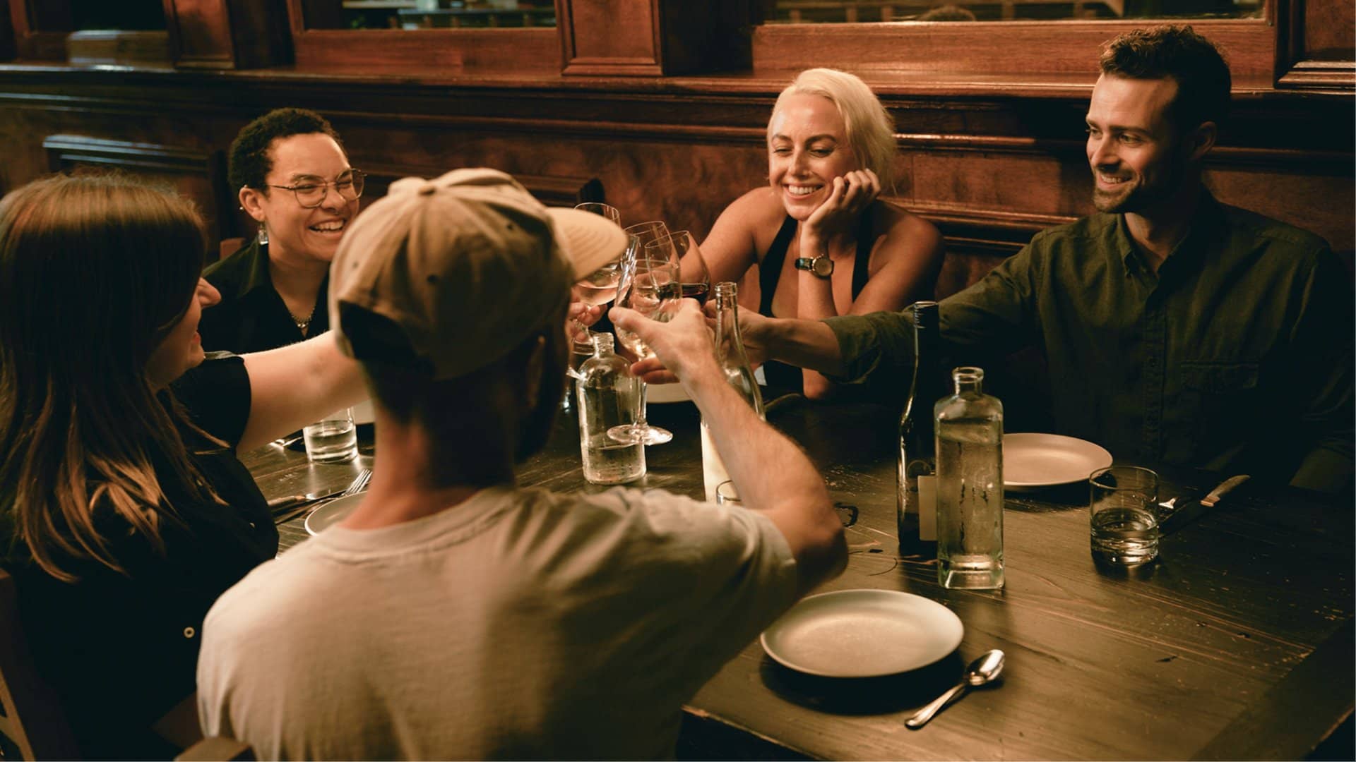 Berlin Slow Dating Shared Dining: 6 Curated Singles | Women-Founded · Safe 🍽️
