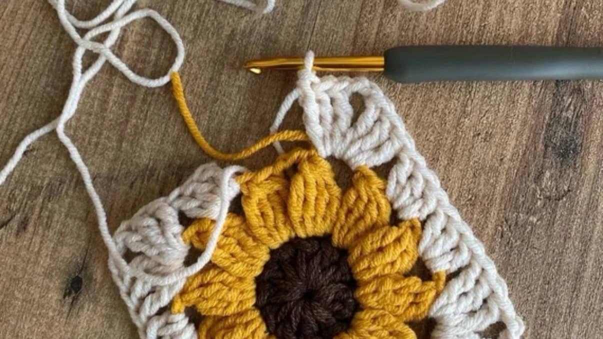 Stitch by Stitch #1 – Crochet Basics & Your First Granny Square 🧶