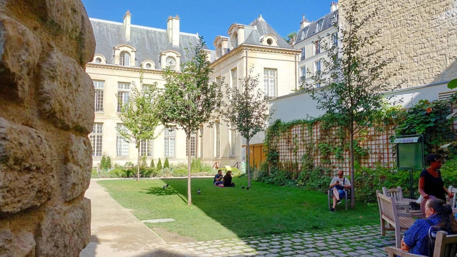 Promenade : LE MARAIS et ses lieux insolites