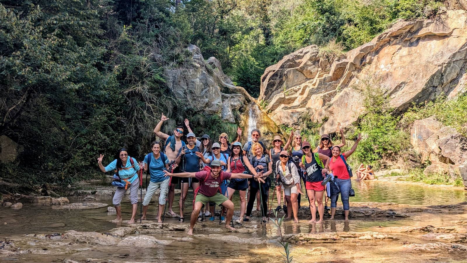 📸PhotoHike💦 Senderismo y fotografía en los 5 gorgs escondidos de Ripoll 👀🦋