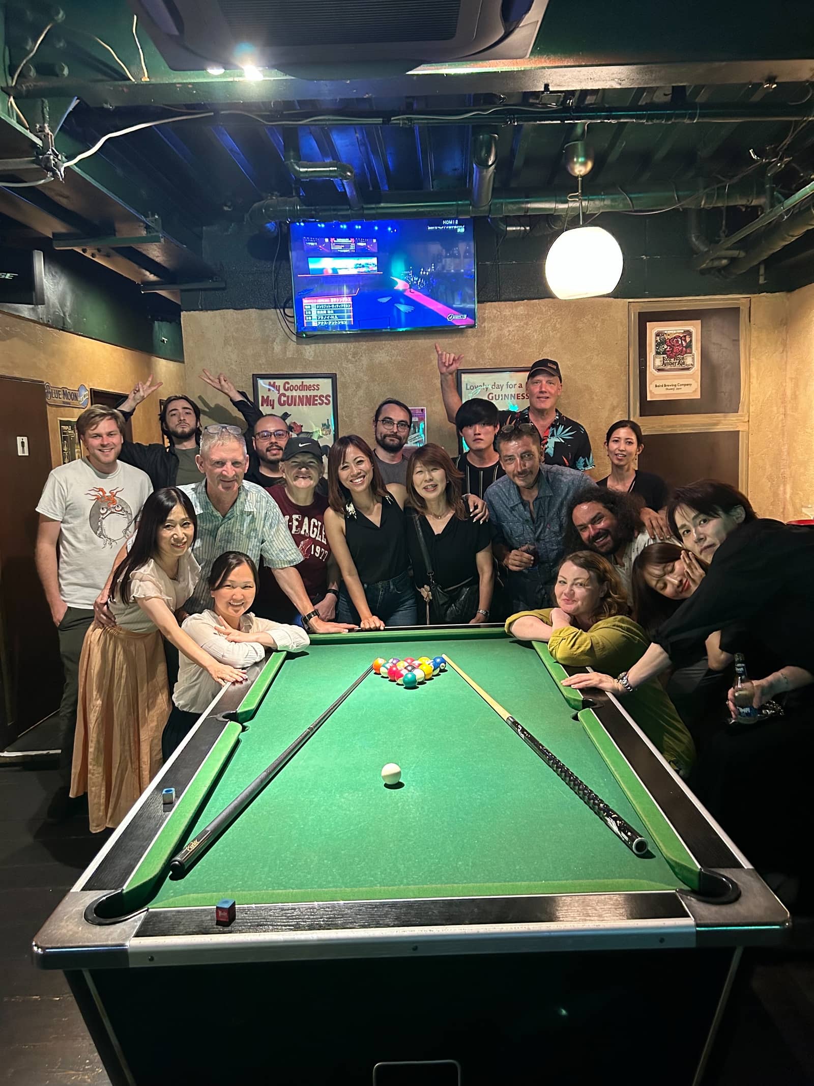 The Blarney Stone Thursday Pool and International Meetup