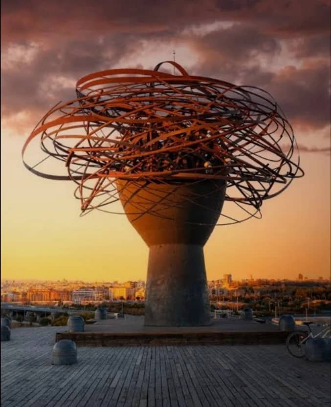 Sunset Hike in Madrid 🌅 Dama del Manzanares + Wine + Meet People