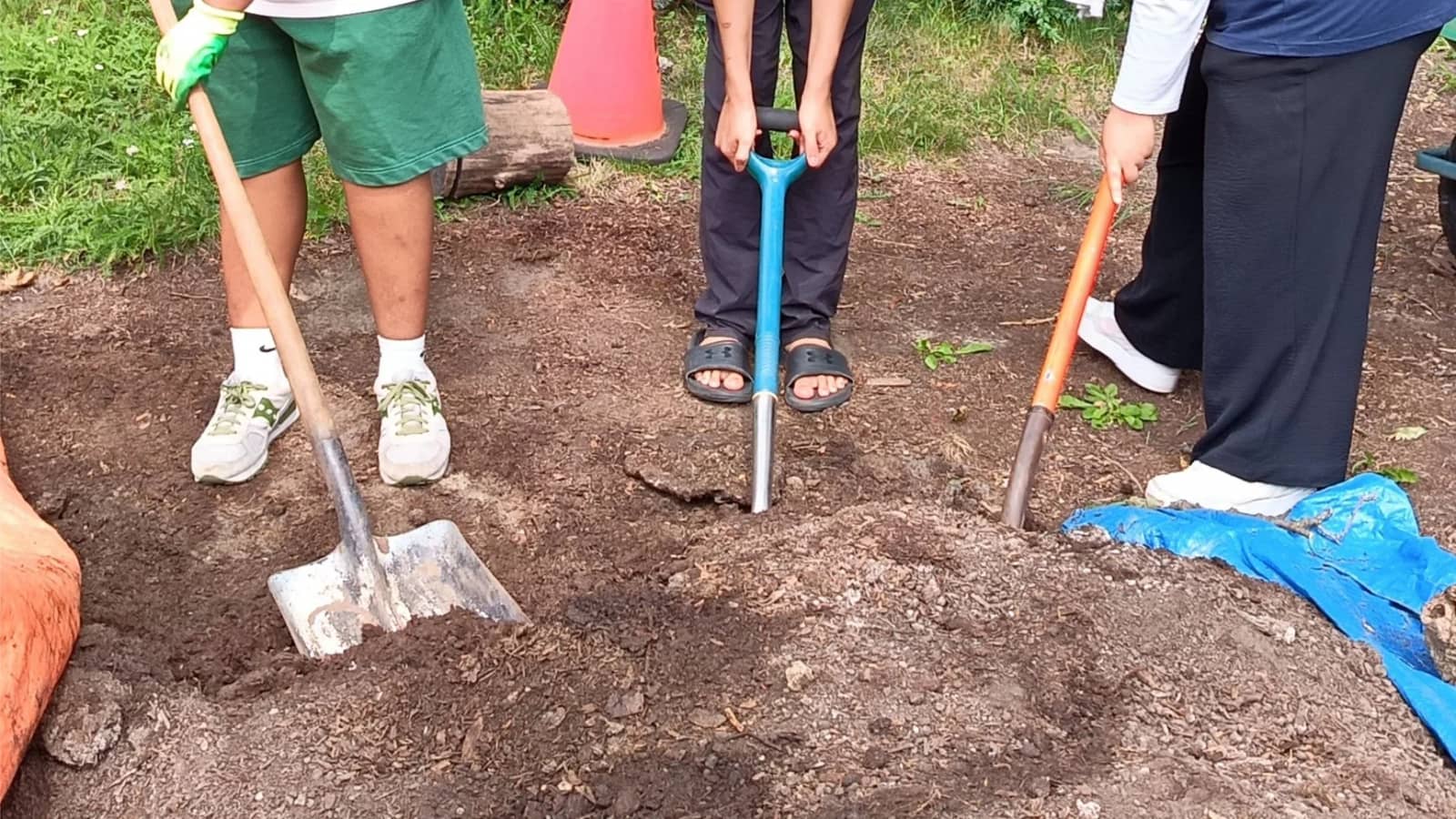 Garden Volunteering at Garden@Kimbourne