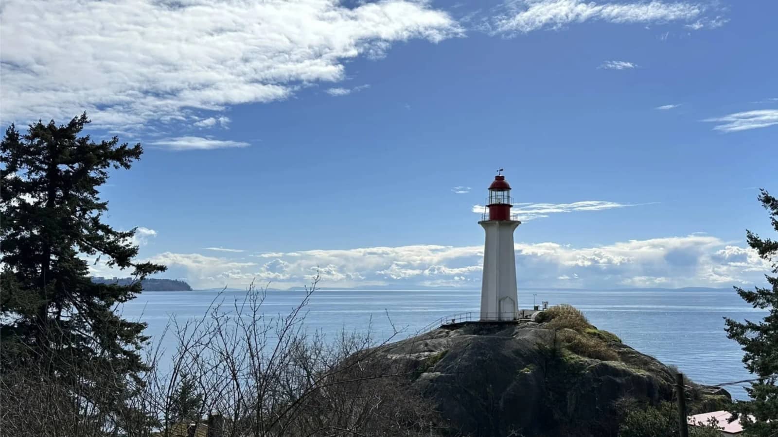 Lighthouse Park Viewpoint Loop: Intermediate