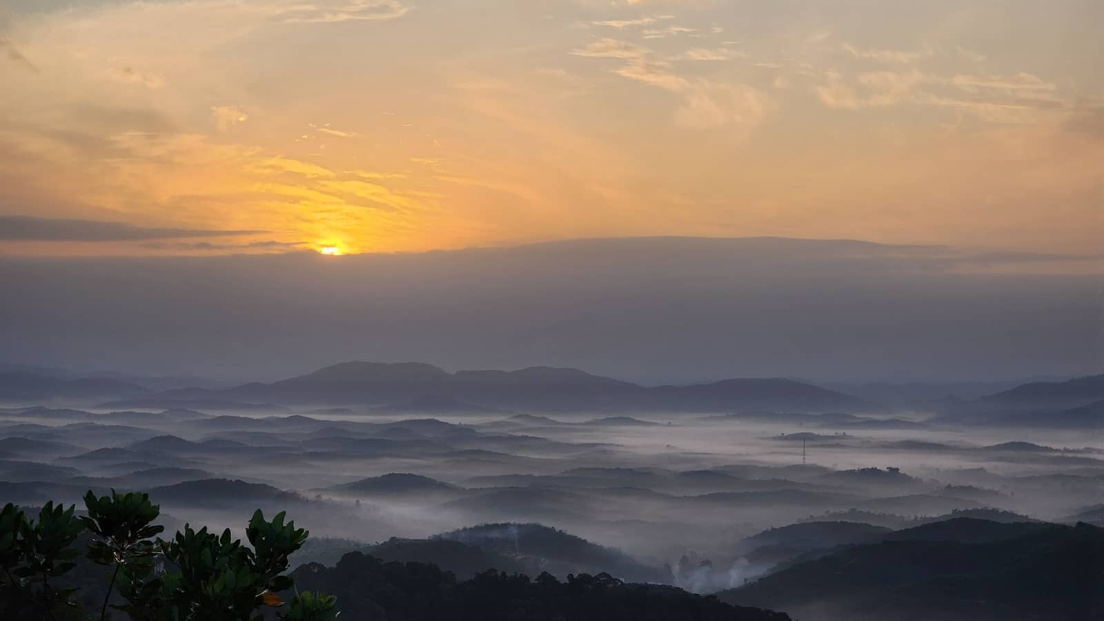 {Leisure Hike} M'sia - Bukit Senaling (394m): Sunrise Hike + Sea of Clouds + R&R