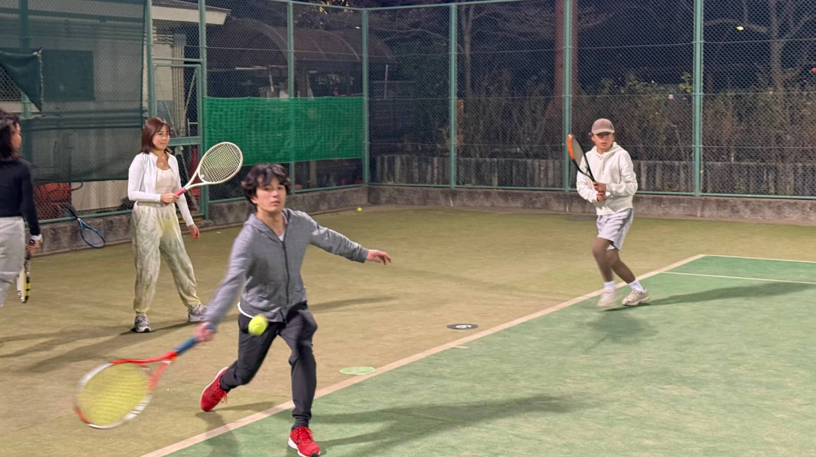 JOY TENNIS TOKYO weekday night tennis at Hibiya 1court for beginners