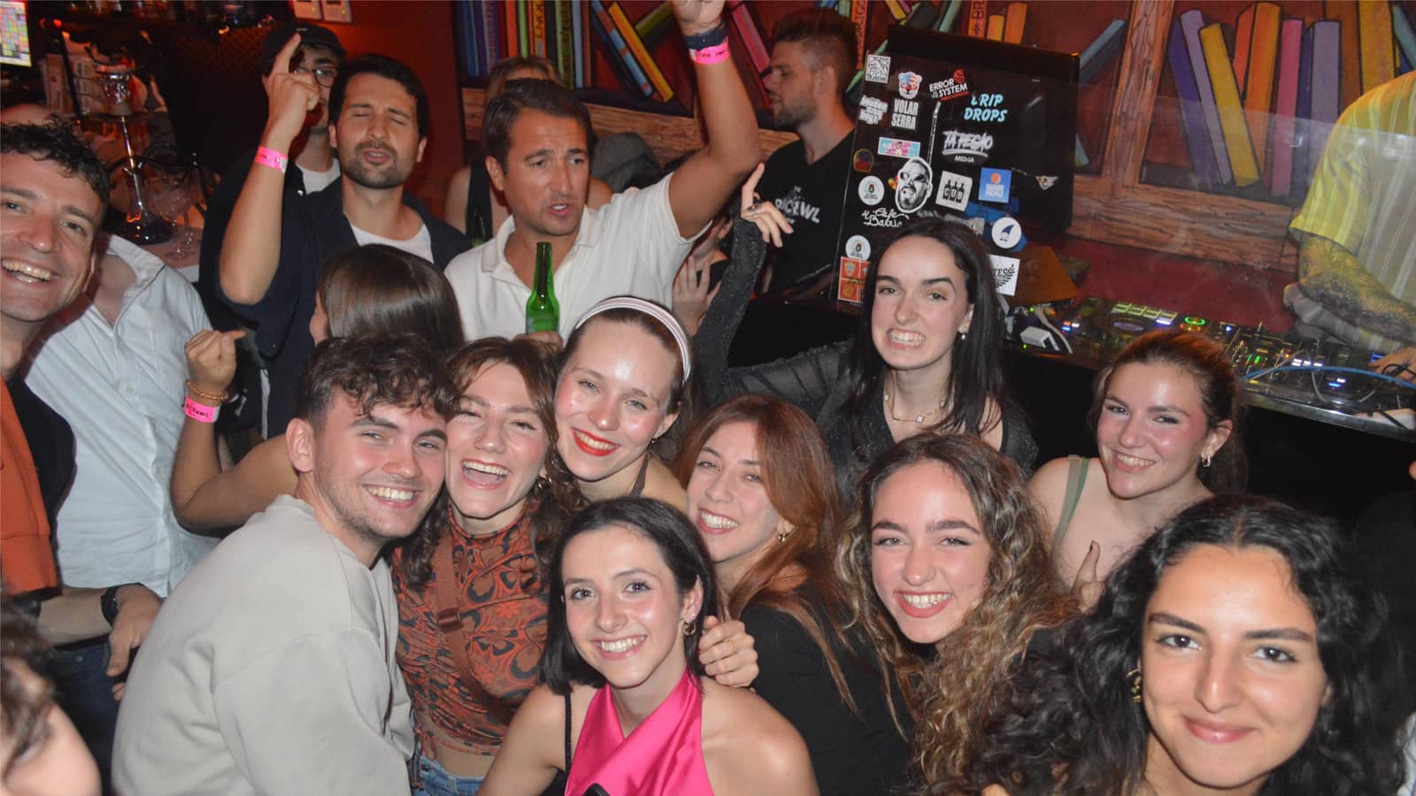 "JUEVES" NOCHE DE IDIOMAS, KARAOKE y FIESTA