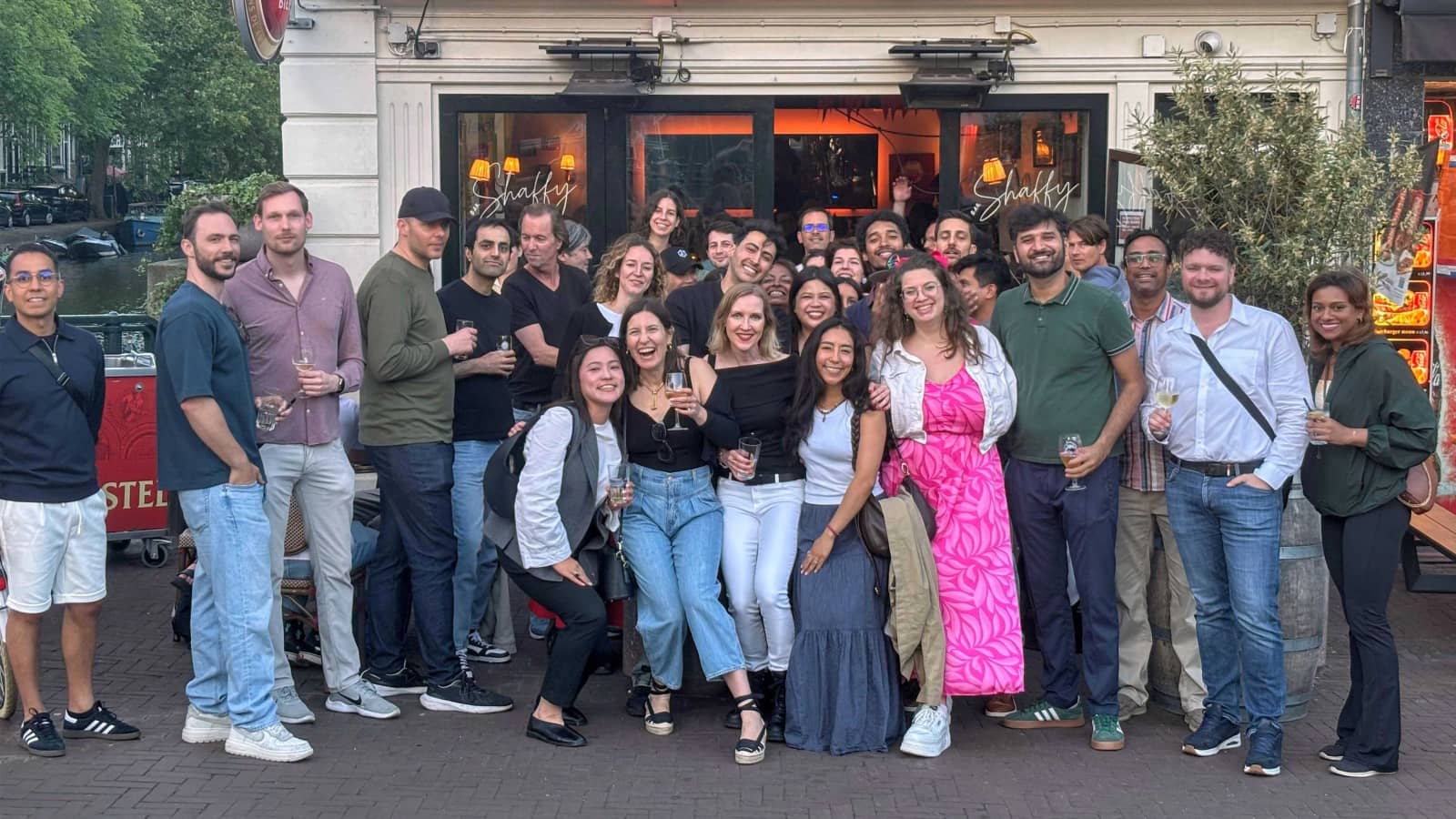 Midweek Crisis Drinks πΉ Meet Fellow Expats & Make Friends (Vijzelgracht)