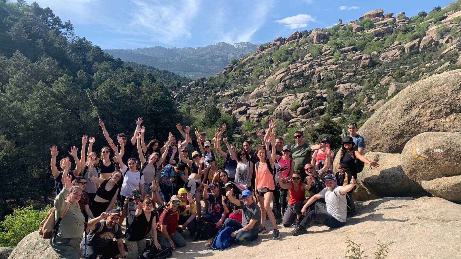 06/09 [Media] por sombras📍La Pedriza-Charca Verde 🥾 RUTA SENDERISMO 🏔️🏰🏊📸