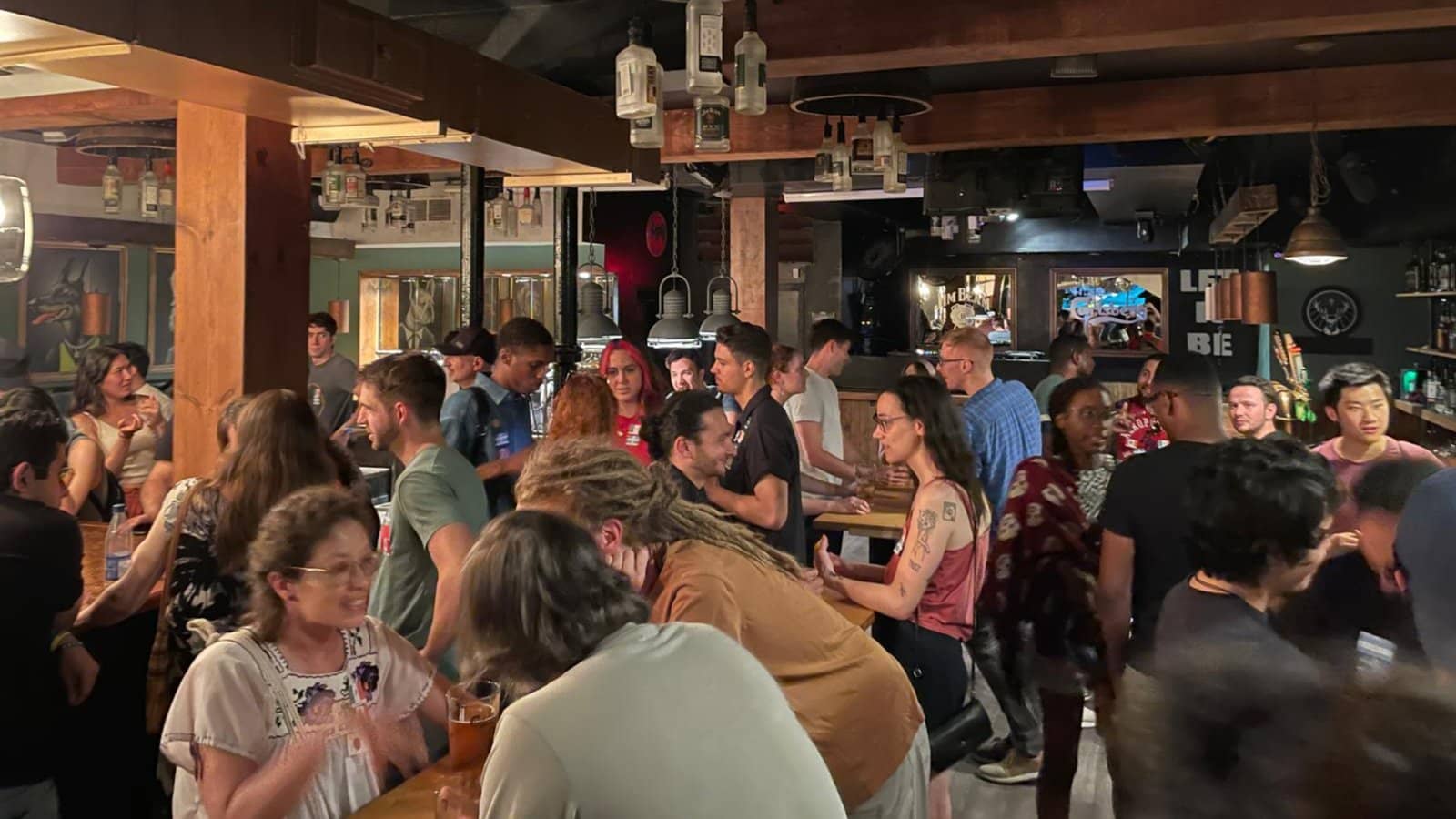Multi Lingo Montreal @ Le Clébard - (Every Wednesday evening)🗣️🍷🌍