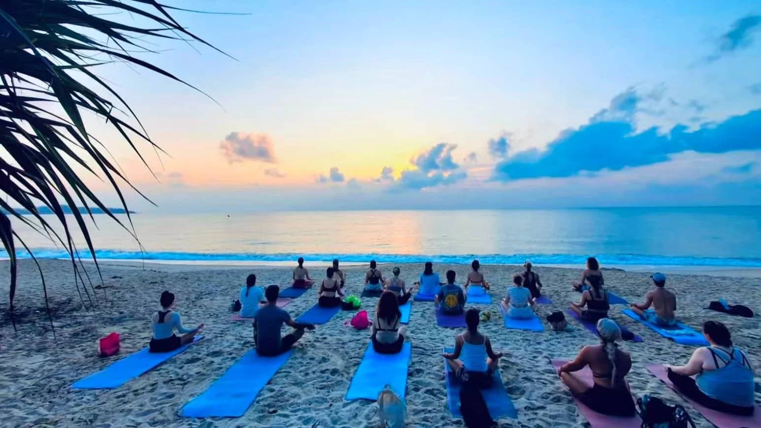 Mini Yoga Retreat: Hike, Picnic & Yoga @Repulse Bay