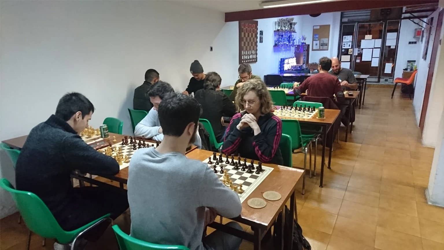 Vamos a jugar Ajedrez. Let's Play Chess, Friendly!      😏  ♔ ♕ ♖ ♗ ♘ ♙  🤔