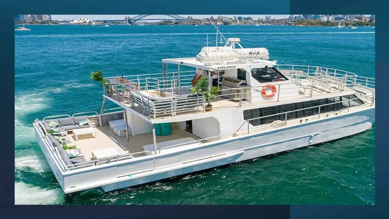 YACHT PARTY