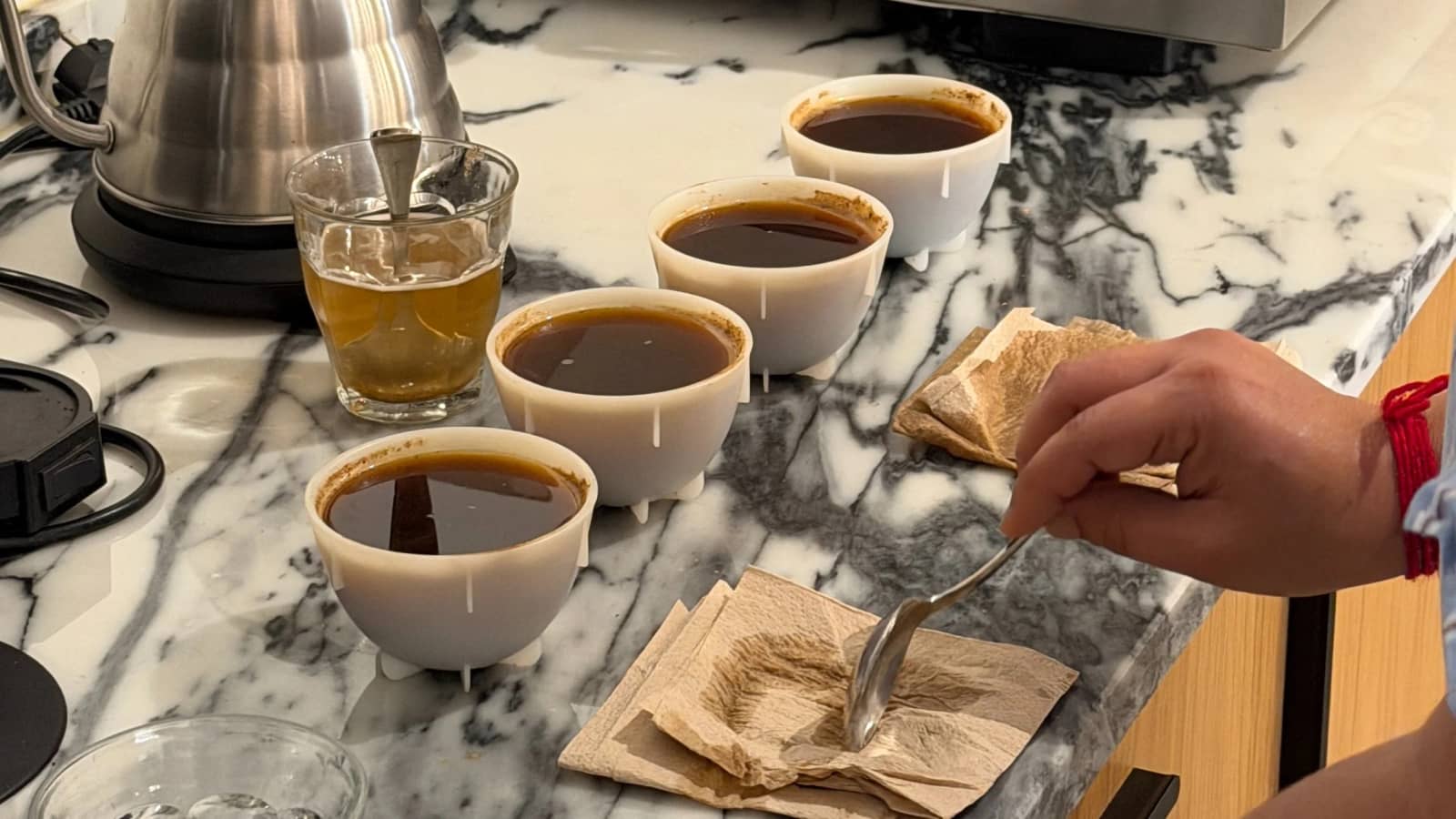 A ROASTER-LED COFFEE CUPPING @ Hello, Kristof