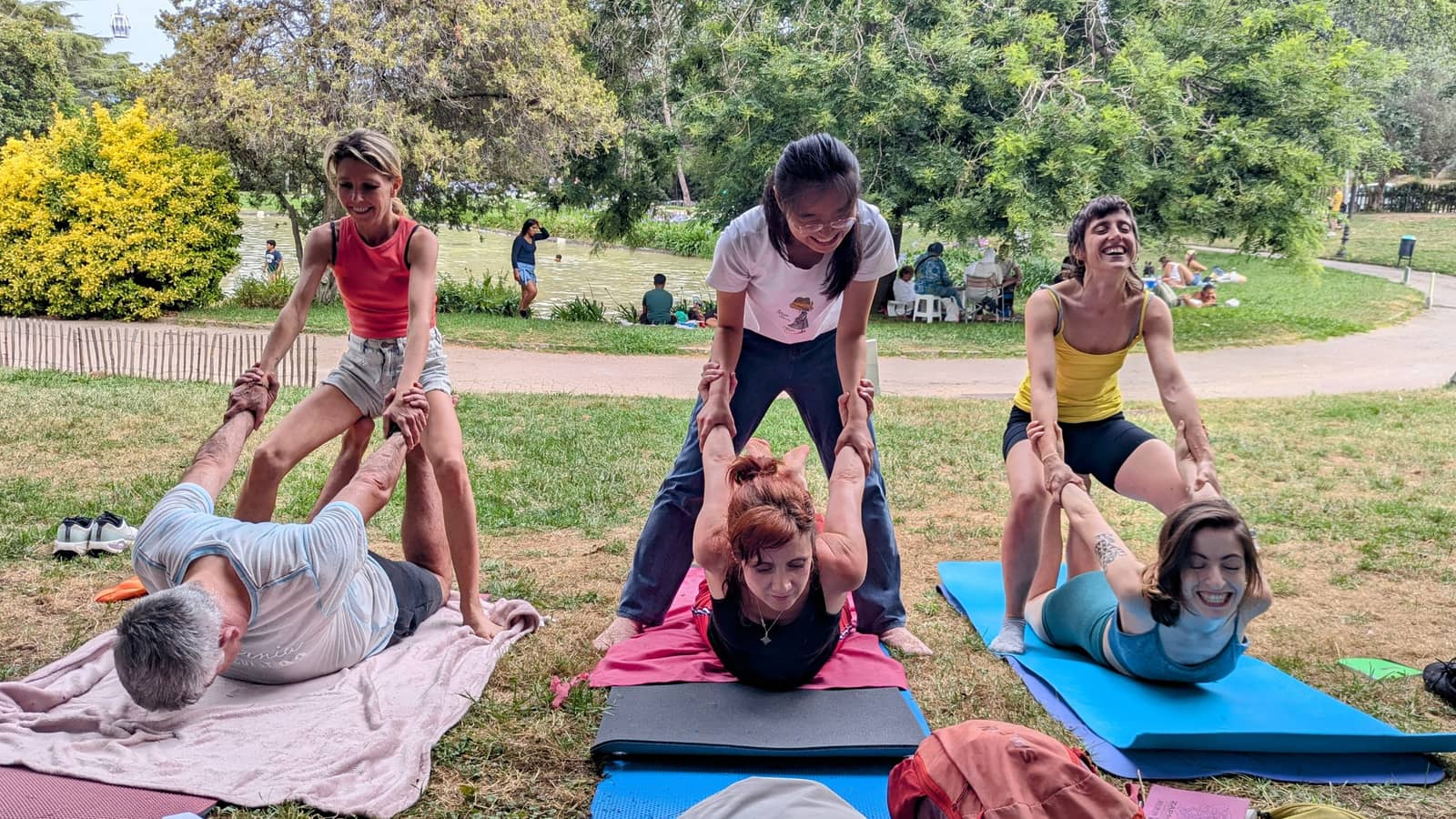 💆‍♀️ Aprende en grupo a dar y recibir Masaje Tailandés en el parque 🌳