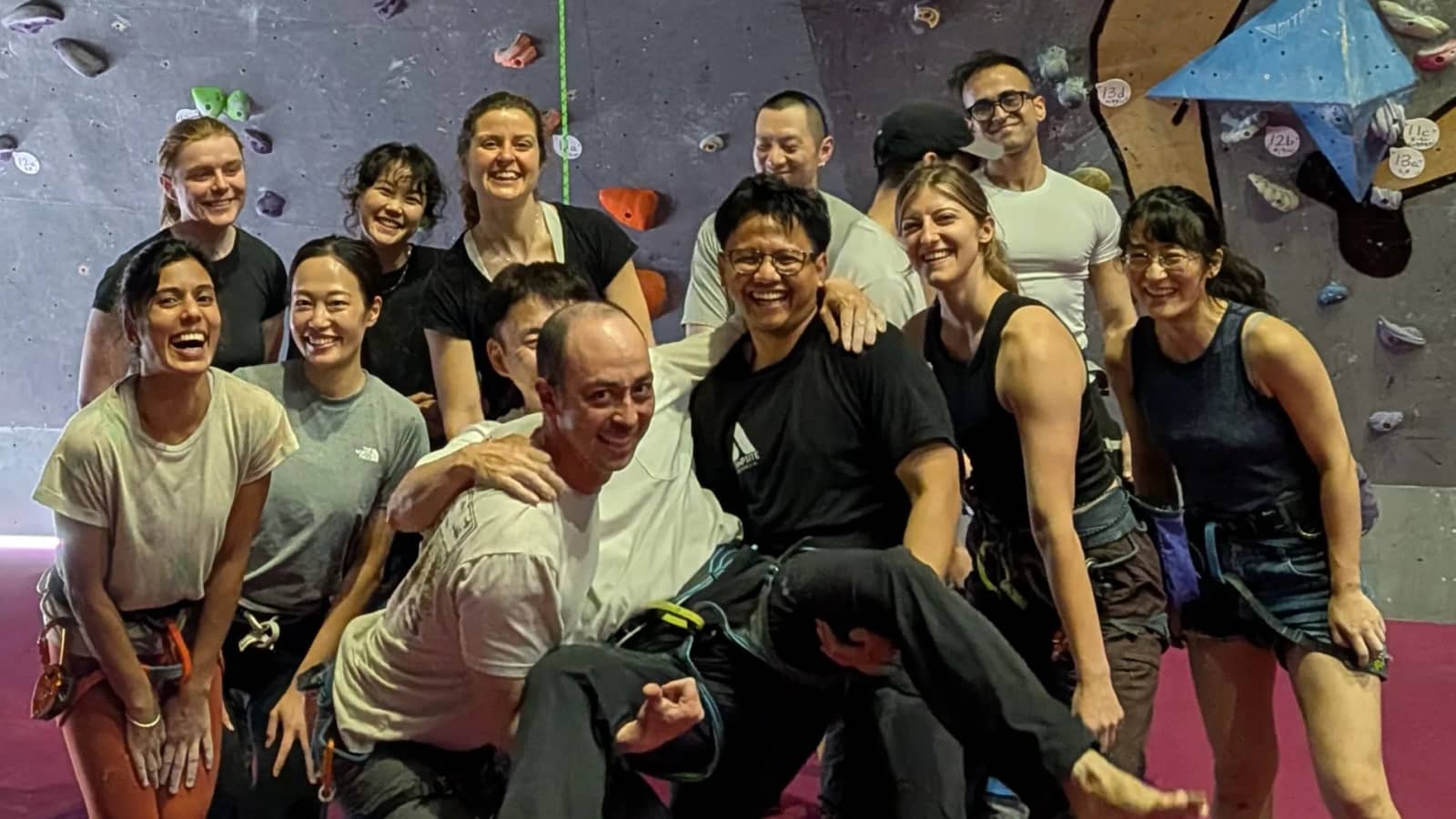 Rope climbing session at Rocklands near Kasai station