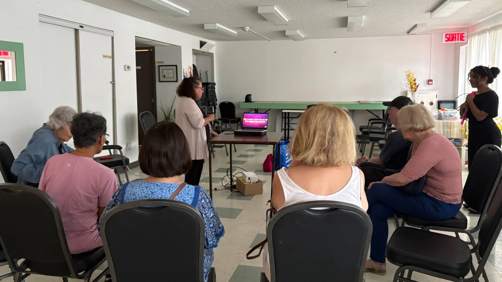 55+ Community Hour/Heure Communautaire 55+