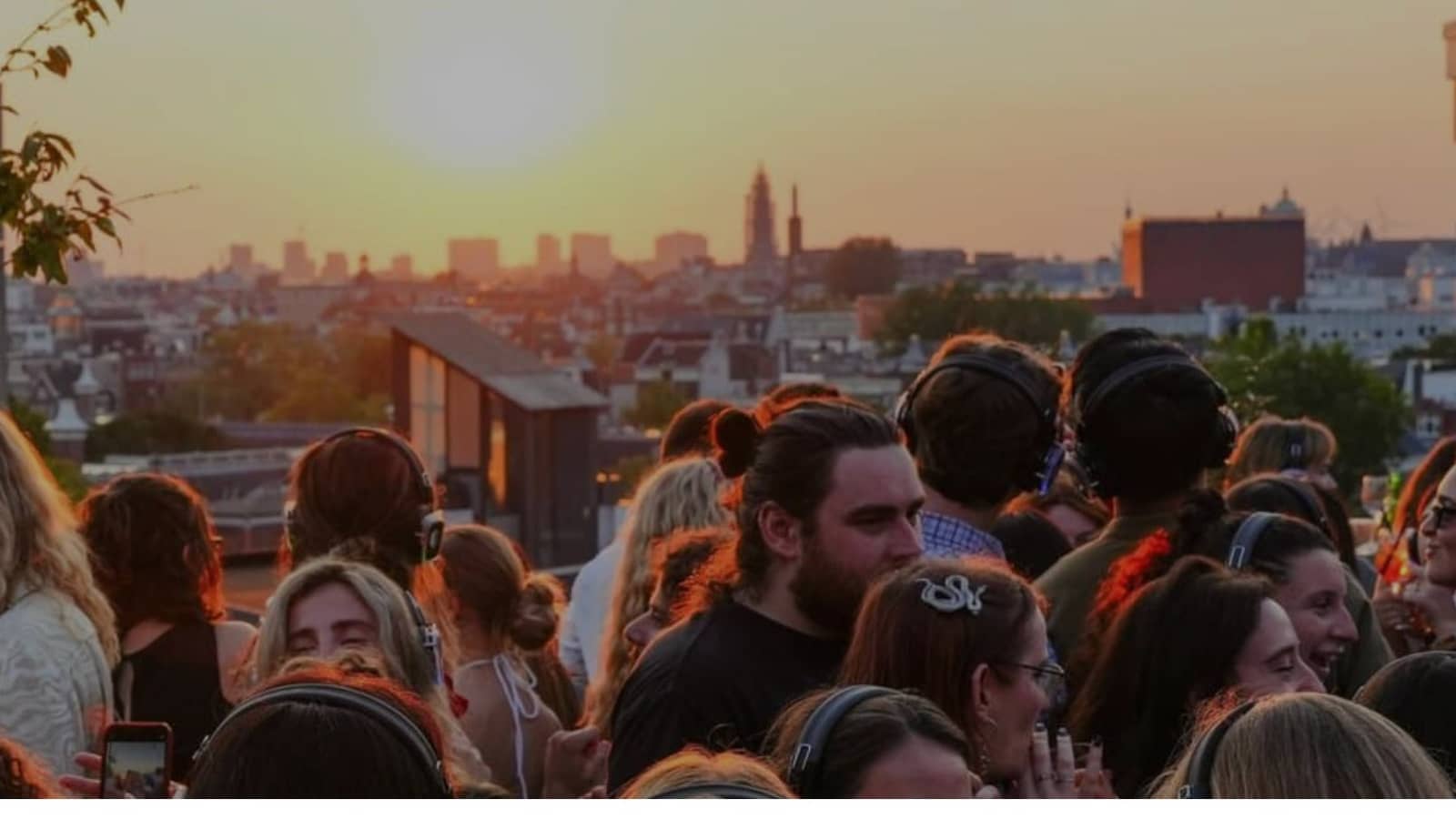 🎧 Rooftop Silent Disco Party – Dance with a View!