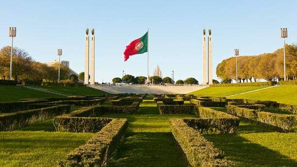Lisbon Ladies' Dinners: Monthly Summer Picnic