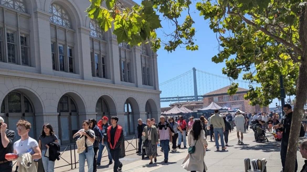 Come join me at the Ferry Plaza farmers market in SF! 💝