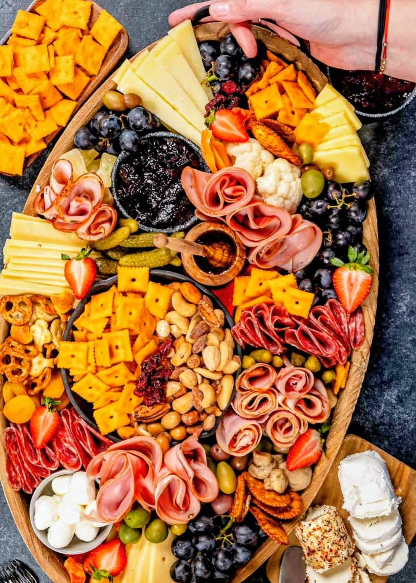 Ladies Charcuterie Picnic 2pm Volunteer Park 8/30!