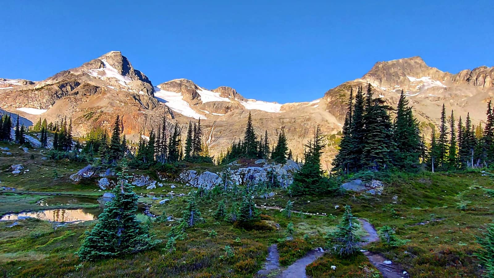 EPIC: Semaphore Lake & Locomotive Mountain Day Hike...