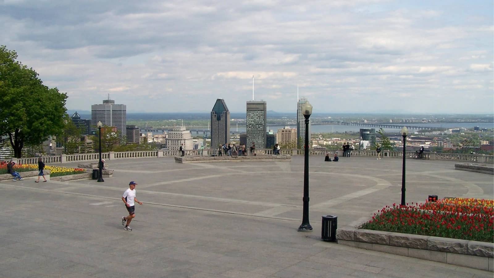 Mount-Royal City Trail Hike to Kondiaronk Belvedere