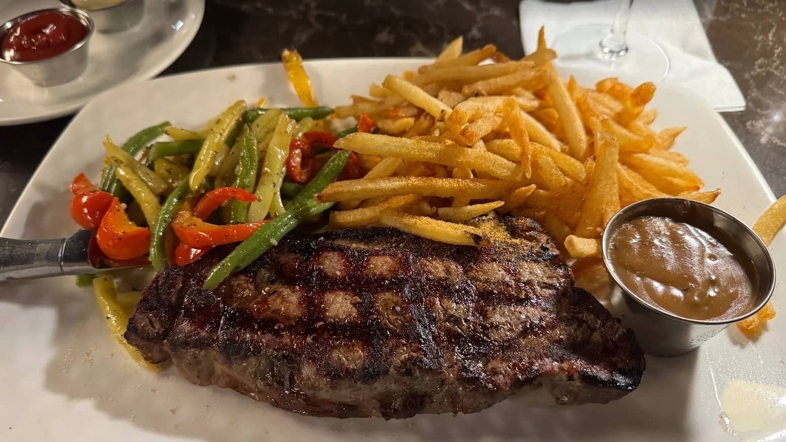 Bâton Rouge Grillhouse & Bar