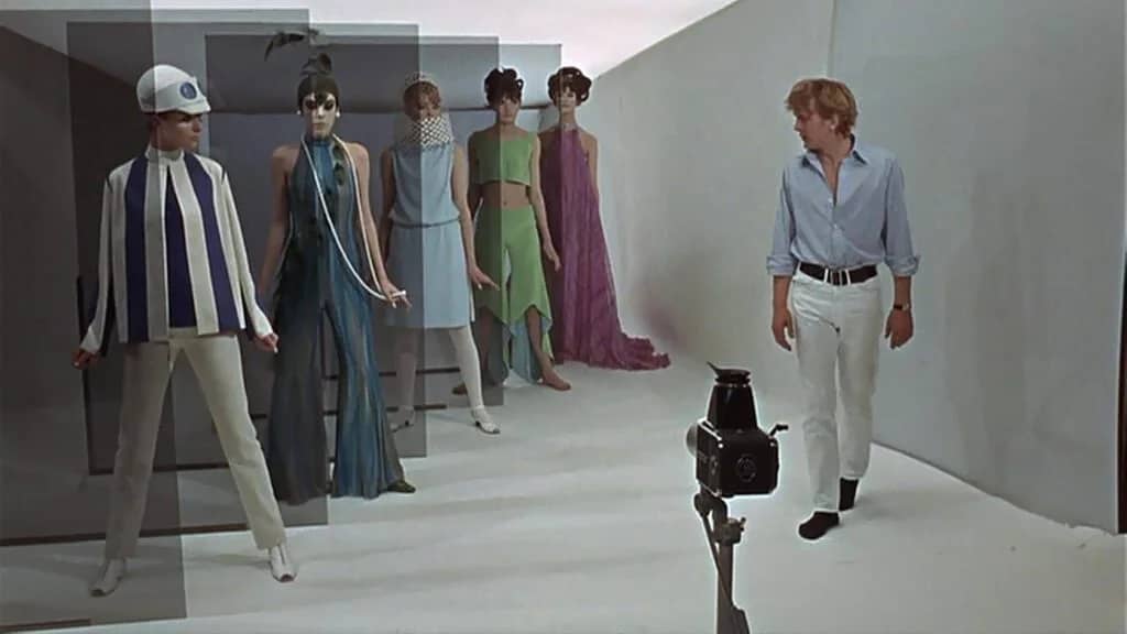 BLOW UP - MICHELANGELO ANTONIONI (111min) DOUBLE FEATURE PART 1