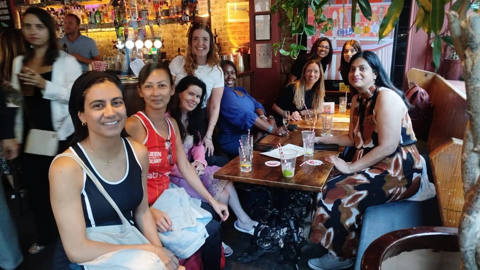Women's Solo Travel Social