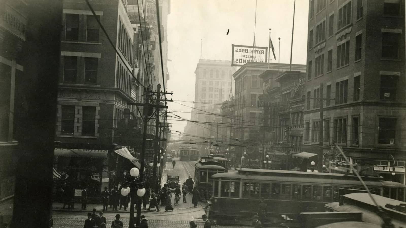 Historic Buildings Walking Tour!