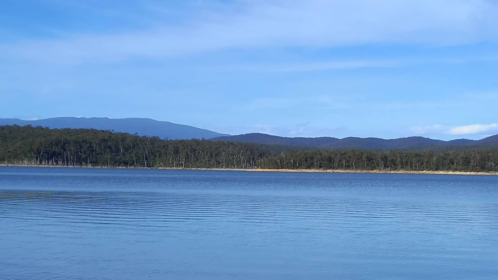 Gippsland mountains, lakes, rivers (4 spots - road trip)