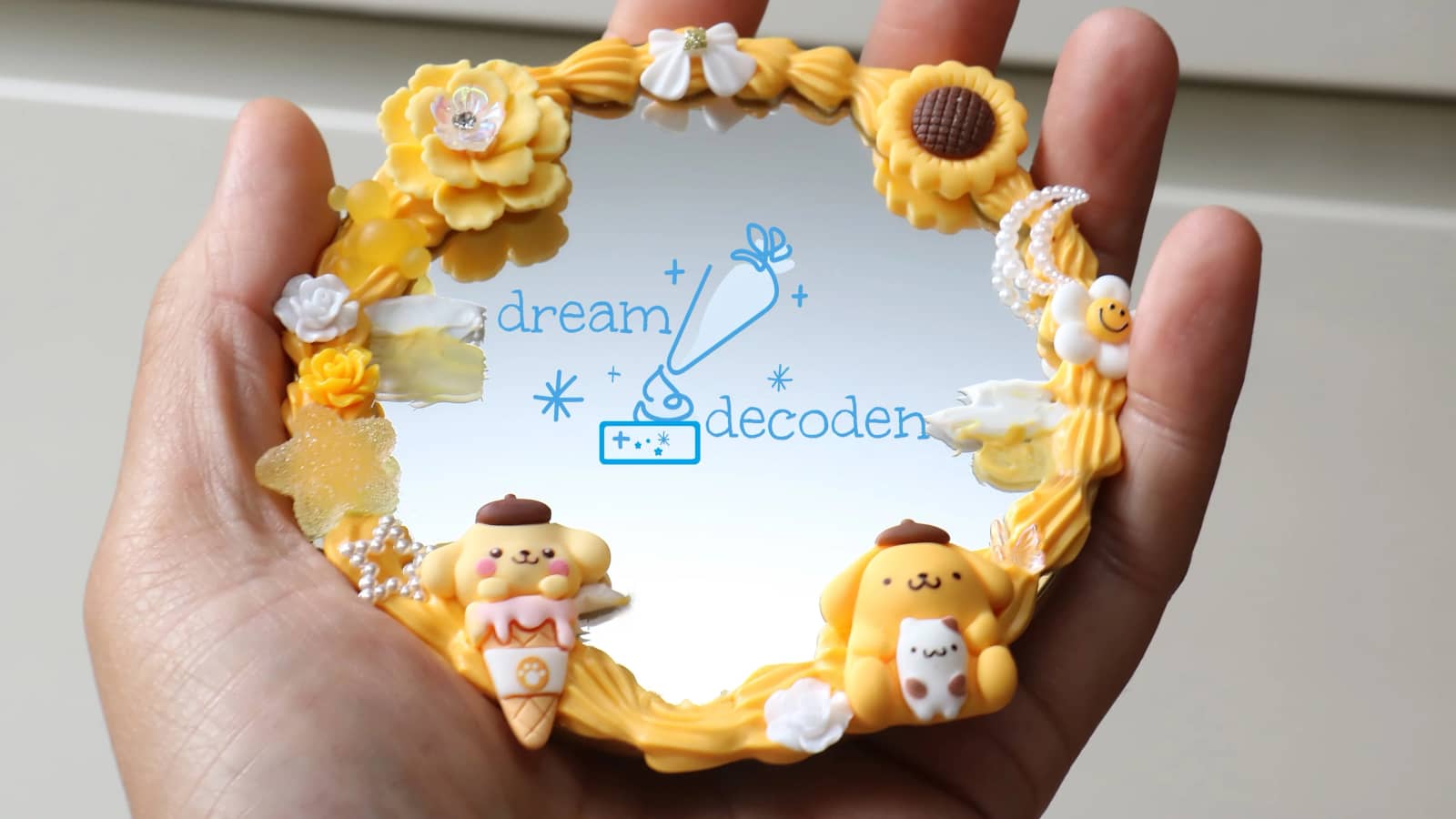 Decoden art and crafts workshop. Make cute mirrors and photoframes cream glue