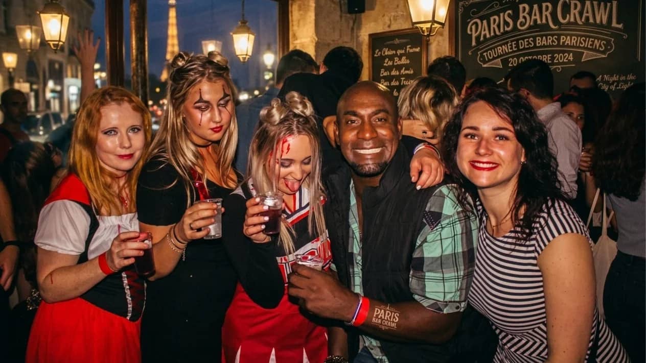 Halloween Bar Crawl Party Paris