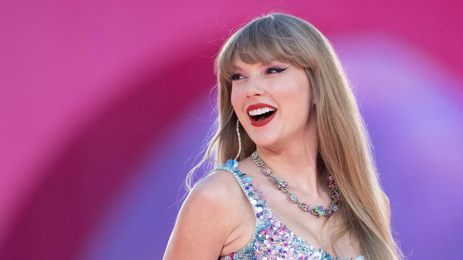 ERAS TOUR DOCUMENTARY AND BRACELET MAKING