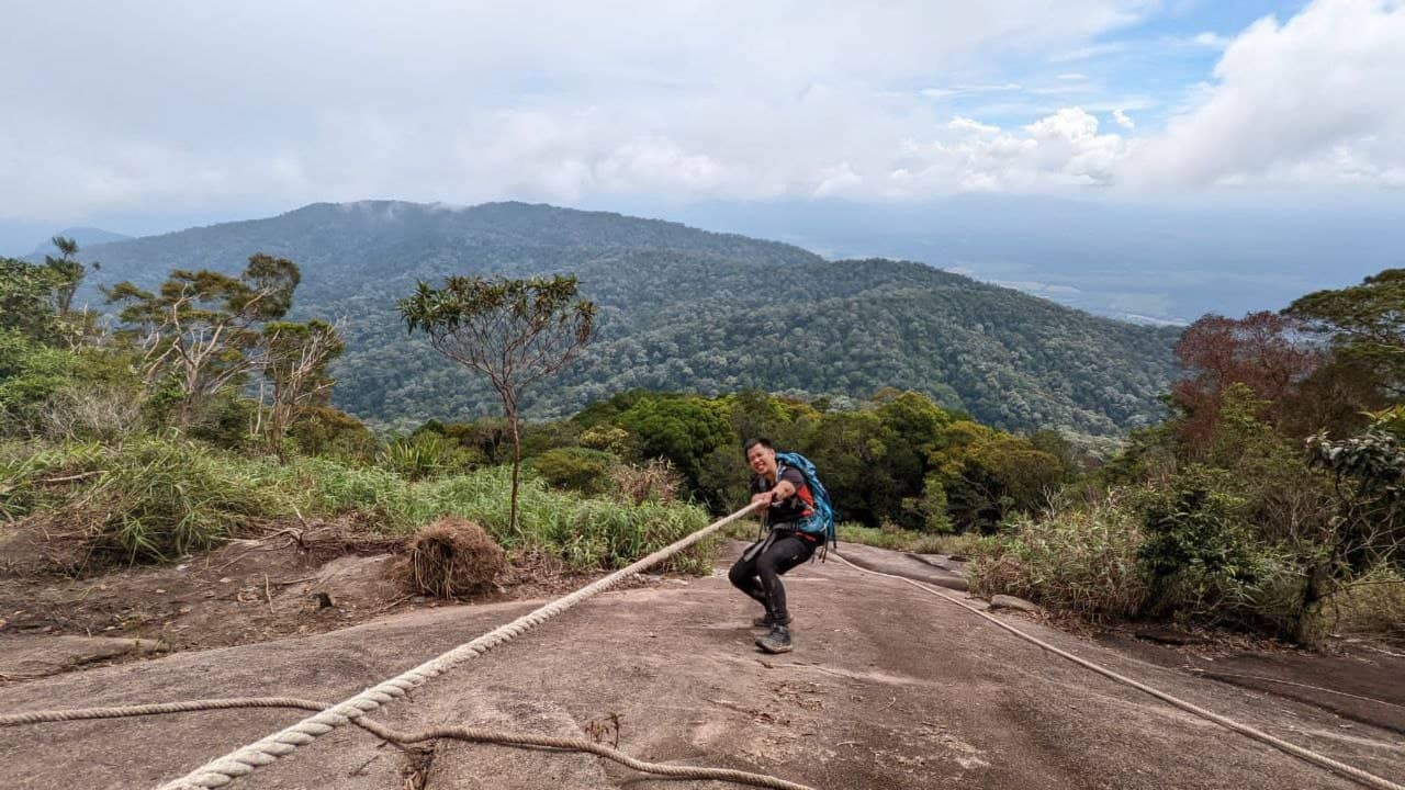[Hiking Series] M'sia - Ophir (1,276m) via Asahan: Challenging full day hike!