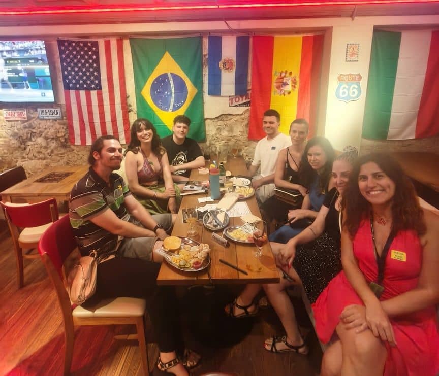 Solo Travelers Meetup: Burgers, Board Games & Karaoke! 🎤