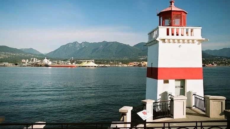 Walk in Stanley Park - Seawall (East)