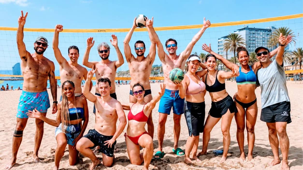 Beach Volley ✦ Net’s Up, Come Play 🏐 Free Play With BCN Globals & Locals