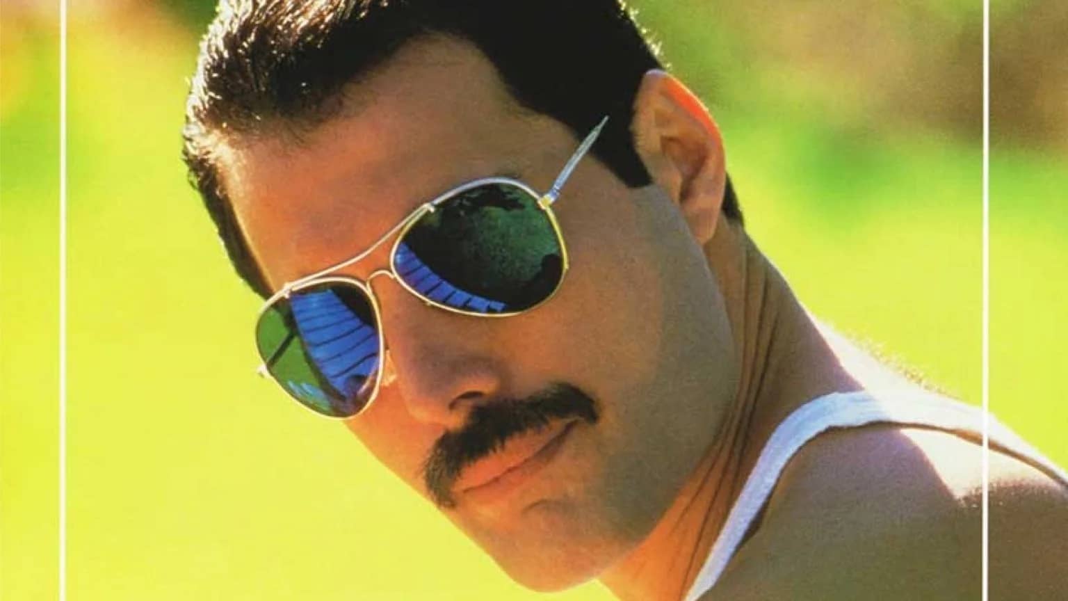 Freddy Mercury Exhibition @ V&A Museum. Socialise and Make New Friends